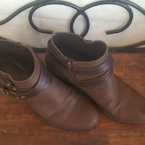 Indigo Rd "Slaire" Ankle Boots
Brown 9M - Picture 5 of 6